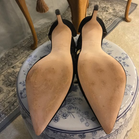 Ann Taylor Bryn Pumps Bow Ankle Strap Suede - Picture 7 of 9